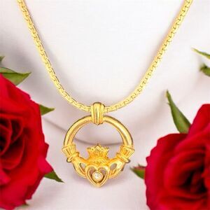Vintage Claddagh Pendant Necklace – Goldtone – 19"